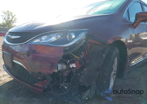 2017 Chrysler Pacifica Touring-L z USA, uszkodzony, nr VIN 2C4RC1BG6HR613742